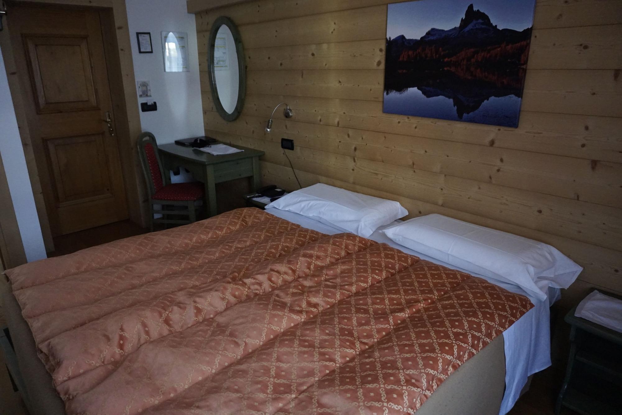 Hotel Montana Κορτίνα Ντ' Αμπέτσο Εξωτερικό φωτογραφία