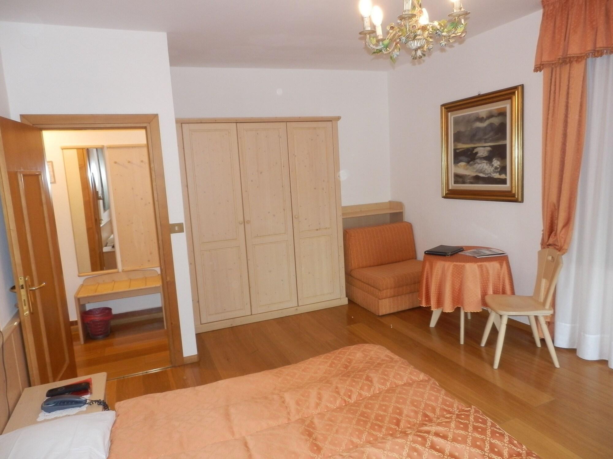 Hotel Montana Κορτίνα Ντ' Αμπέτσο Εξωτερικό φωτογραφία