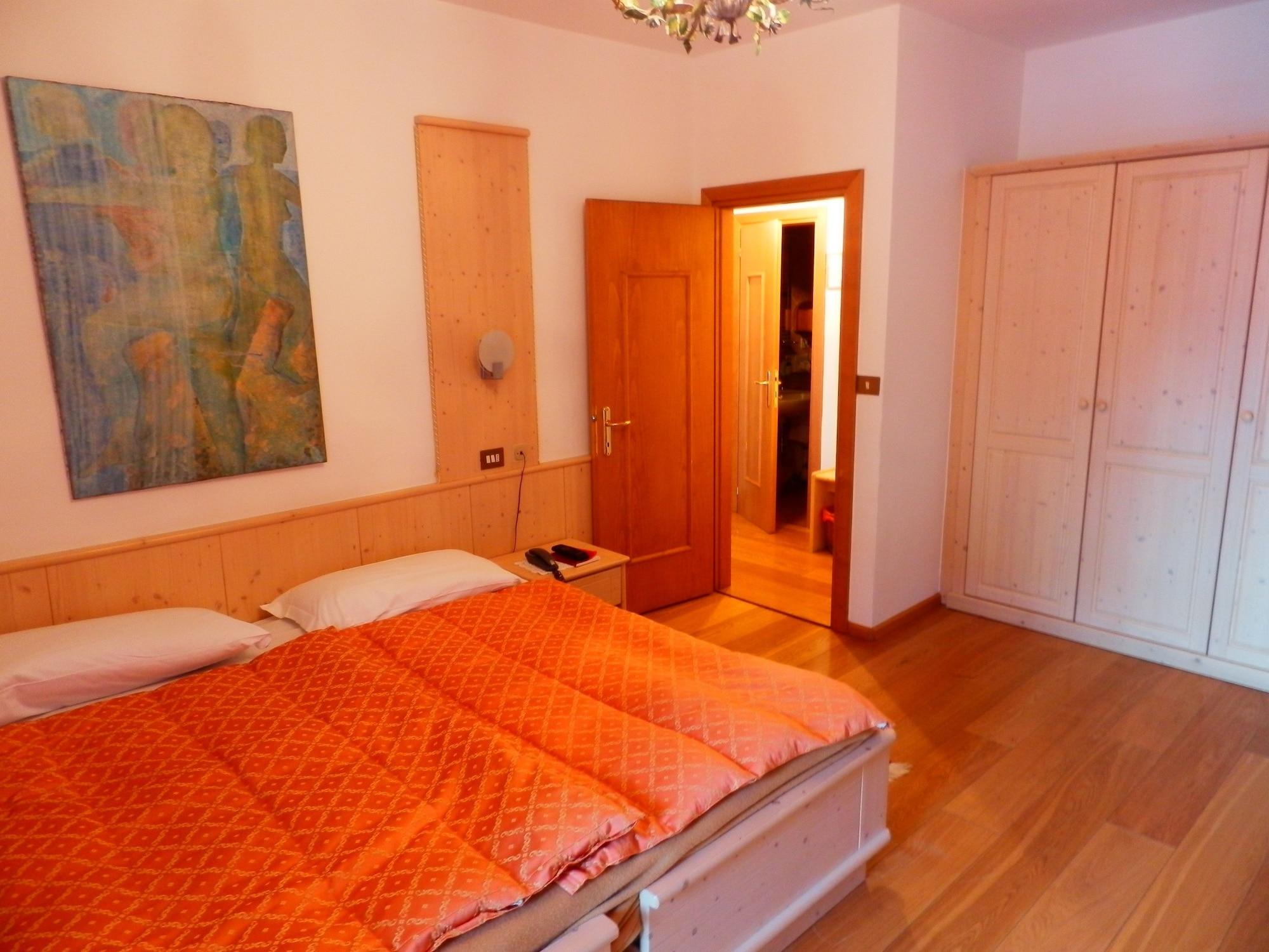Hotel Montana Κορτίνα Ντ' Αμπέτσο Εξωτερικό φωτογραφία